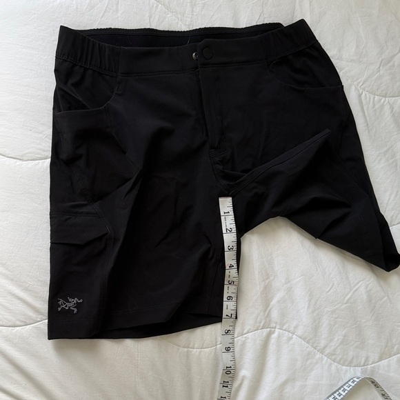 Arc'teryx Women's Black Athletic Shorts - Picture 3 of 6